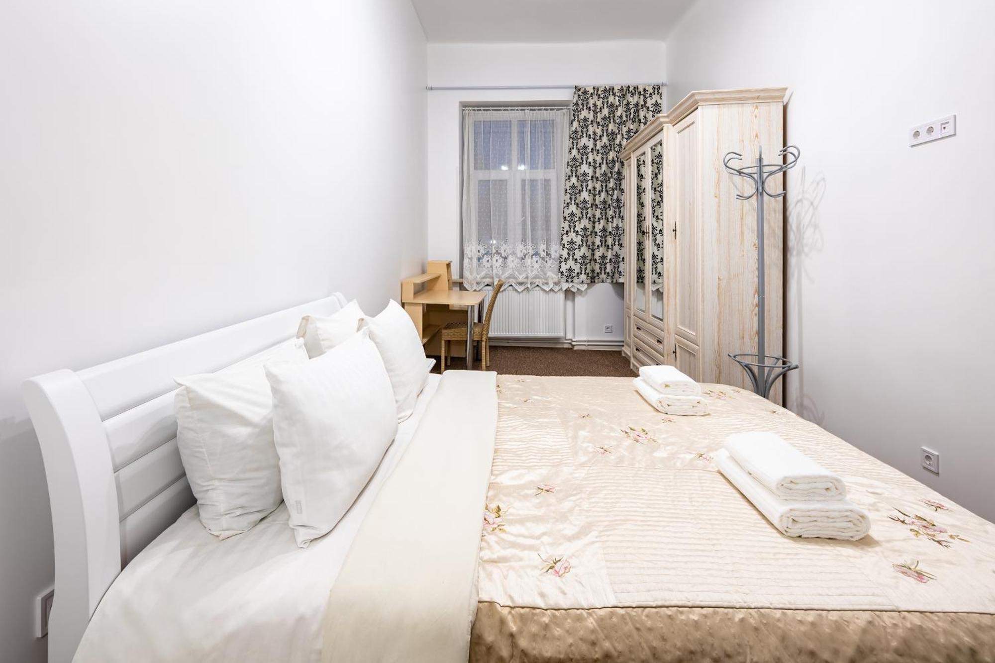 Designer Apartment! The Center! Валова 29 Львов Экстерьер фото